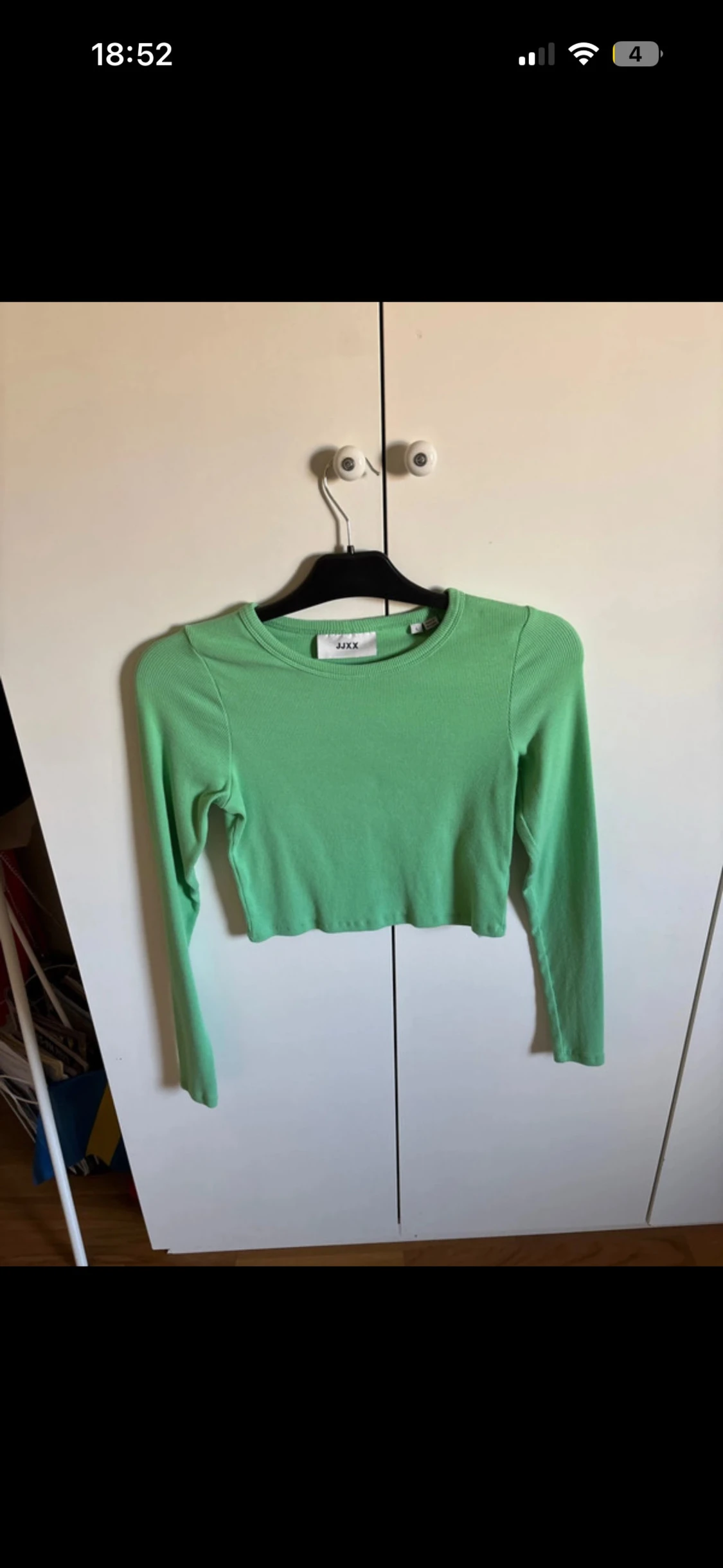 Grön croppad långärmad topp JJXX