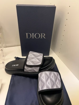 DlOR sandlas - Helt ny. Storlek 41. Fraktar samma dag🎁 