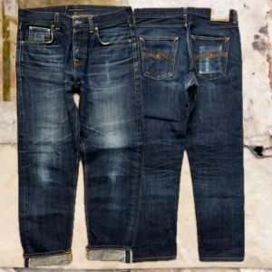 Selvage Nudie SteadyEddie ii - Tjena! Säljer dessa riktigt feta Selvage Nudie jeans, modellen är steadyeddie ii(straight), jeansen är använda i cirka 5år och har därmed fått en riktigt fet tvätt, W31/L30, hör av dig vid funderingar!🙌