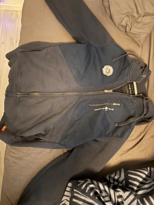 OG sailracing hoodie/jacka - OG sailracing jacka/hoodie pm för mer info