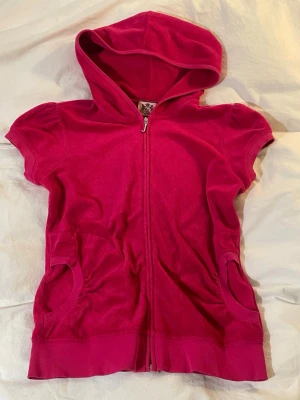 Juicy couture hoodie vintage  - Rare Vintage Juicy couture hoodie. Står Juicy Diva på ryggen!! Storlek L men sitter som en M 💋