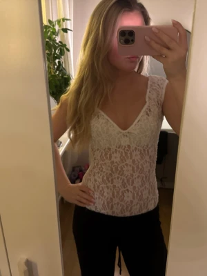 Spetsbody - Sååå snygg spetsbody från Zara i storlek S😇😇😇prislapp kvar 