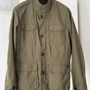 Woolrich Fieldjacket  - Tja, säljer nu denna riktigt snygga fieldjackan från Woolrich. Hör av er om ni har nå frågor 