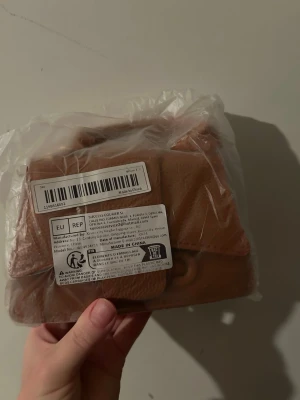Liten brun axelremsväska  - Aldrig kommit till användning💕 