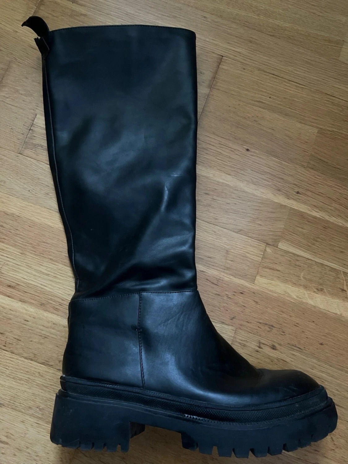 Svarta höga boots med grov sula - 2