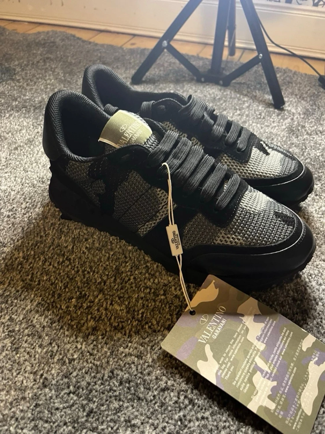 Valentino Garav sopiga sneakers svart/grå - 1