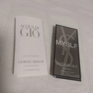 Två parfymprover Giorgio Armani & YSL - Två oanvända parfymprover: Acqua di Giò (Giorgio Armani) 1.2 ml och MYSLF L'Absolu (Yves Saint Laurent). Kan skickas med ett frimärke (22 kr).‼️ YSL-testern finns inte kvar‼️