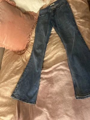 Bara använt 4 gånger  - Snygga passar till allt 