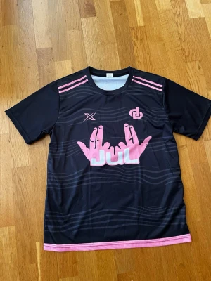 JUL tröja  - Snygg JUL tröja, skick 10/10 storlek S 