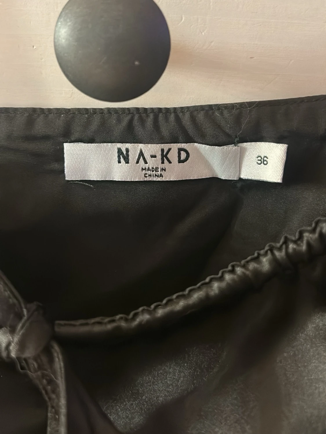 Svart topp från NA-KD - 1