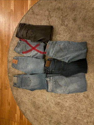 Schyssta Jeans - Säljer 7 riktigt snygga jeans från Dondup, Nudie och Replay! 🙌👖 Alla är i toppskick och redo för en ny ägare.  Hör av dig om du är intresserad av något par – jag svarar snabbt! P.S. Har lagt upp varje par separat med mer detaljer 👌💸