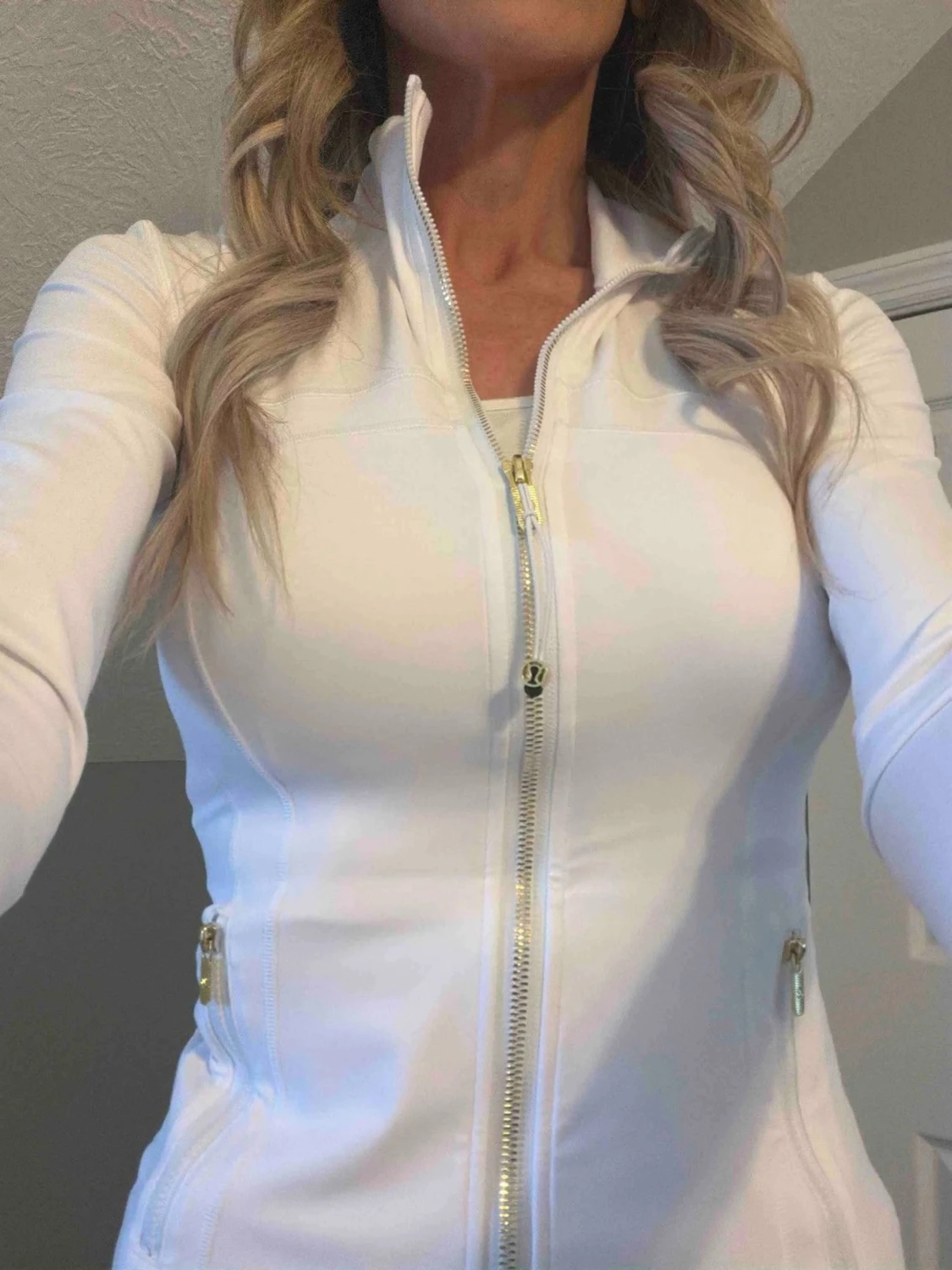 Vit träningsjacka från Lululemon - 1