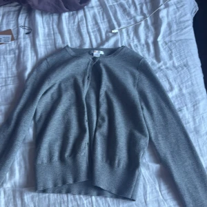 Grå kofta - Grå kofta bra skick 