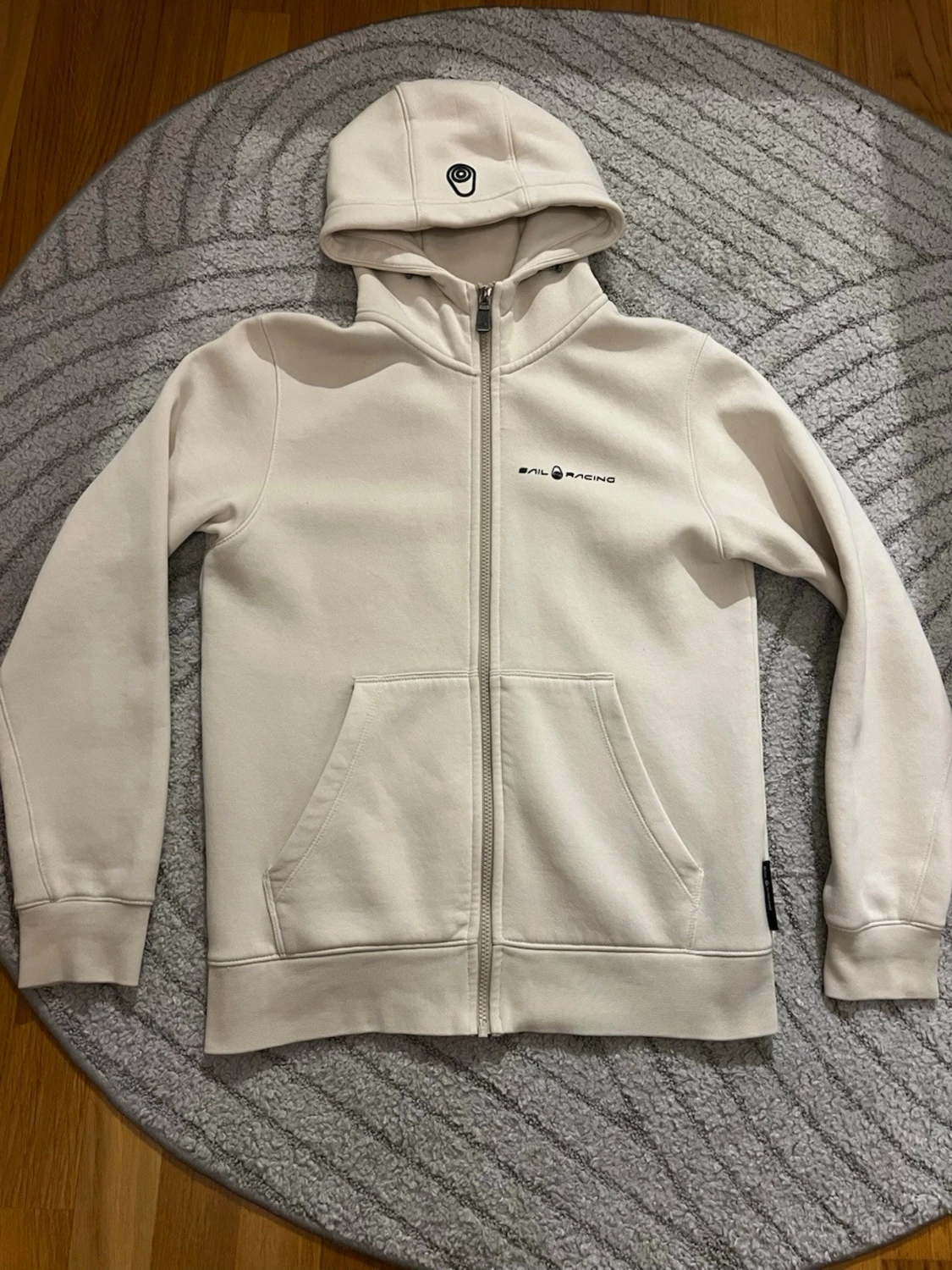 Vit zip-hoodie från Sail Racing