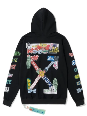 Svart Off-White hoodie med tryck - Cool svart hoodie från Off-White med massor av färgglada tryck och loggor på ryggen och ärmarna. Klassisk huva och ribbade muddar. Perfekt för dig som gillar streetwear och vill sticka ut med en unik design.