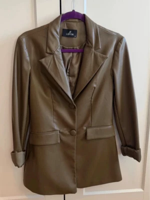 Läderkavaj  - Kavaj i syntetläder