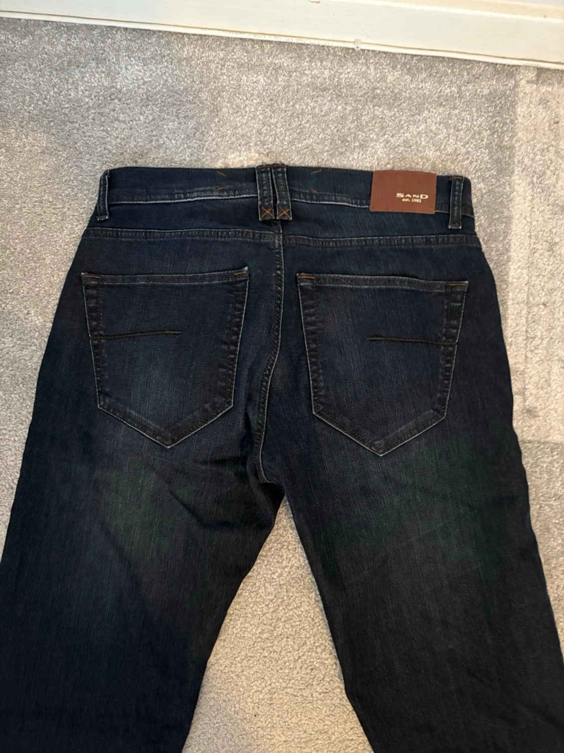 Mörkblå jeans från Sand - 1