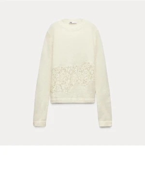 Vit stickad Zara tröja med spetsdetalj - Säljer den populära Zara tröjan i jättebra skick, bara andvänd en gång. Har även egna bilder om de önskas.