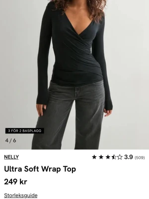 Långärmad topp - Tröja från Nelly som aldrig är använd, prislappen kvar 😇😇