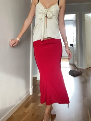 Midi kjol - lappar kvar! ord 700 med tull & frakt 