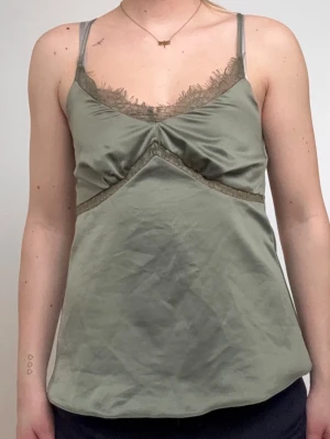 Fin grön tipp - Fina detaljer o knappt använd 