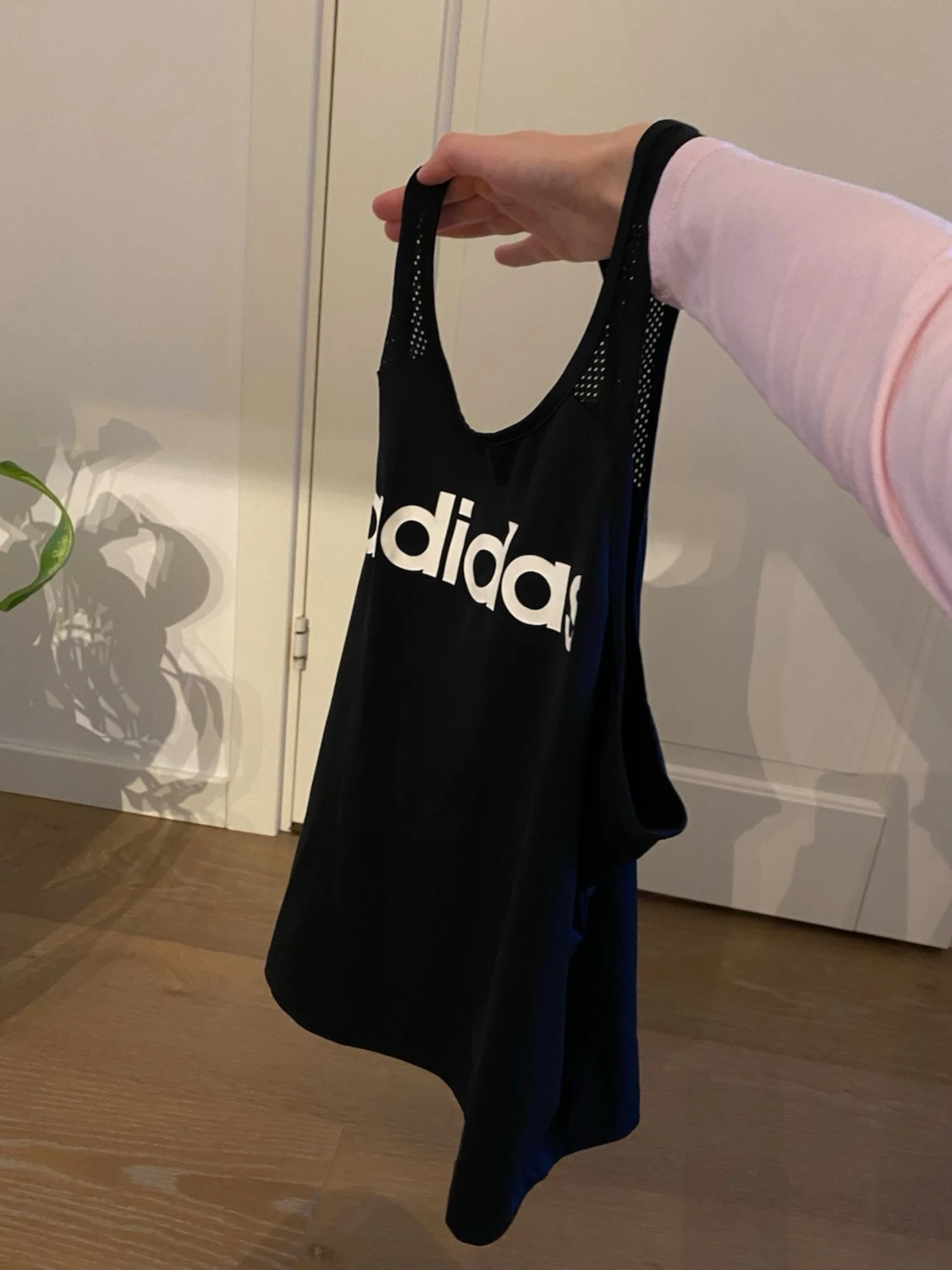 Svart träningslinne från Adidas - 2