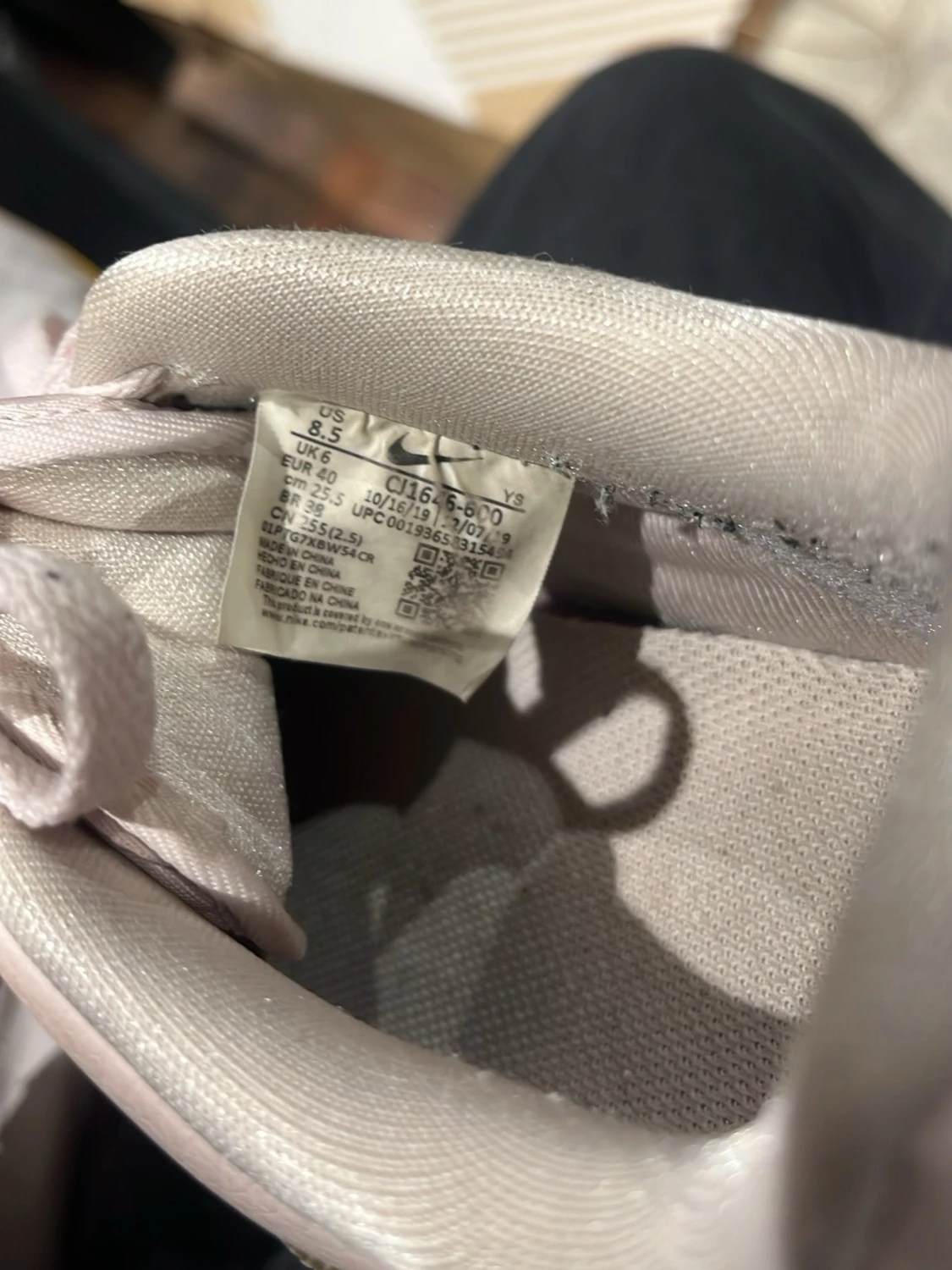 Nike Air Force 1 rosa med holografisk swoosh - 2