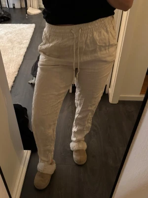 Linnebyxor  - Beiga linnebyxor i storlek XS men passar även S. 