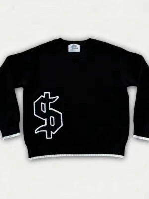 Svart stickad tröja med dollartryck - Cool svart stickad tröja från Drew House med en stor vit dollar-symbol på framsidan. Tröjan har rund hals, långa ärmar och vita detaljer vid ärmslut och nederkant. Perfekt för dig som gillar streetwear och vill sticka ut.