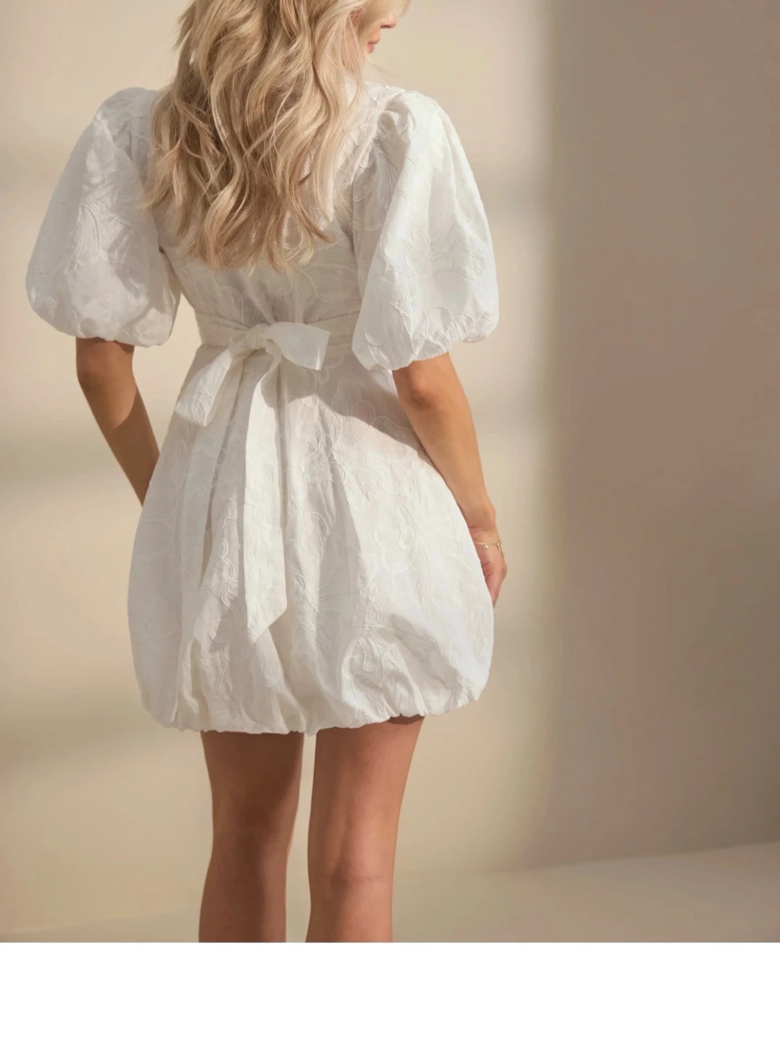 Vit studentklänning från bubbleroom - 2