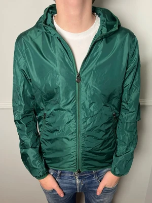 COLMAR WINDBREAKER  - Riktigt fet Windbreaker från Colmar | Strl: (46) S | Fint skick | Hör av dig vid intresse eller om du undrar någonting! 