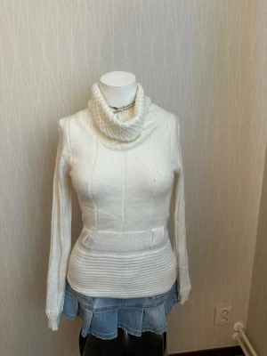 Vit stickad polotröja  - Made in italy