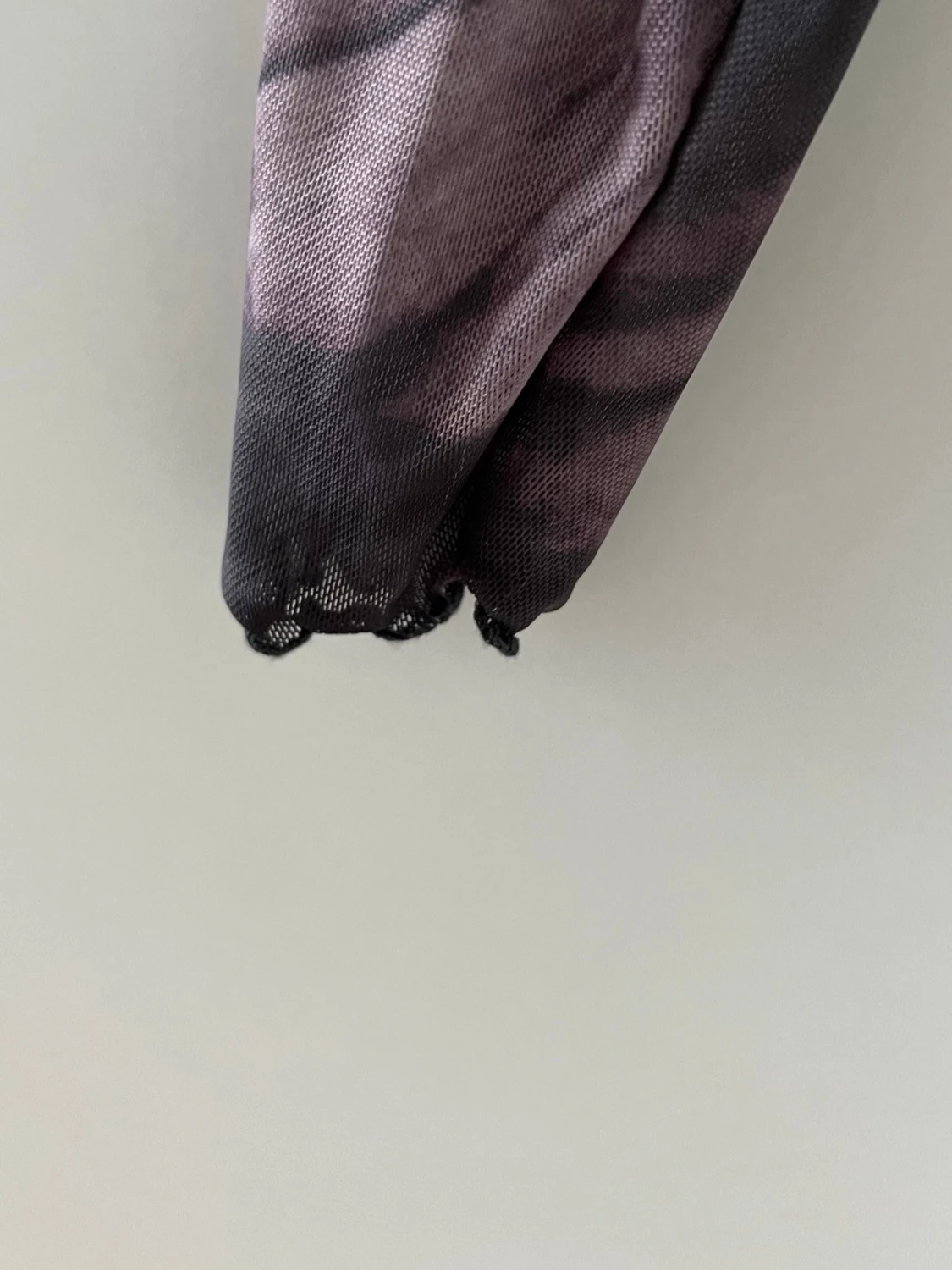 Långärmad mesh-topp med drapering - 4