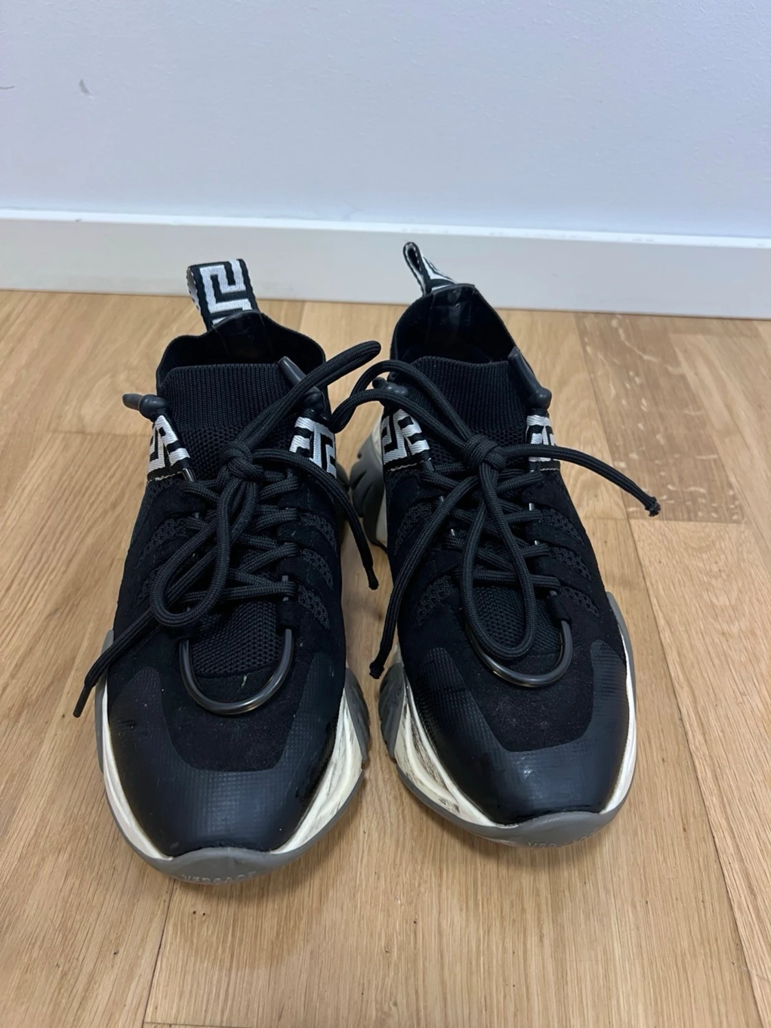Svarta chunky sneakers från Givenchy