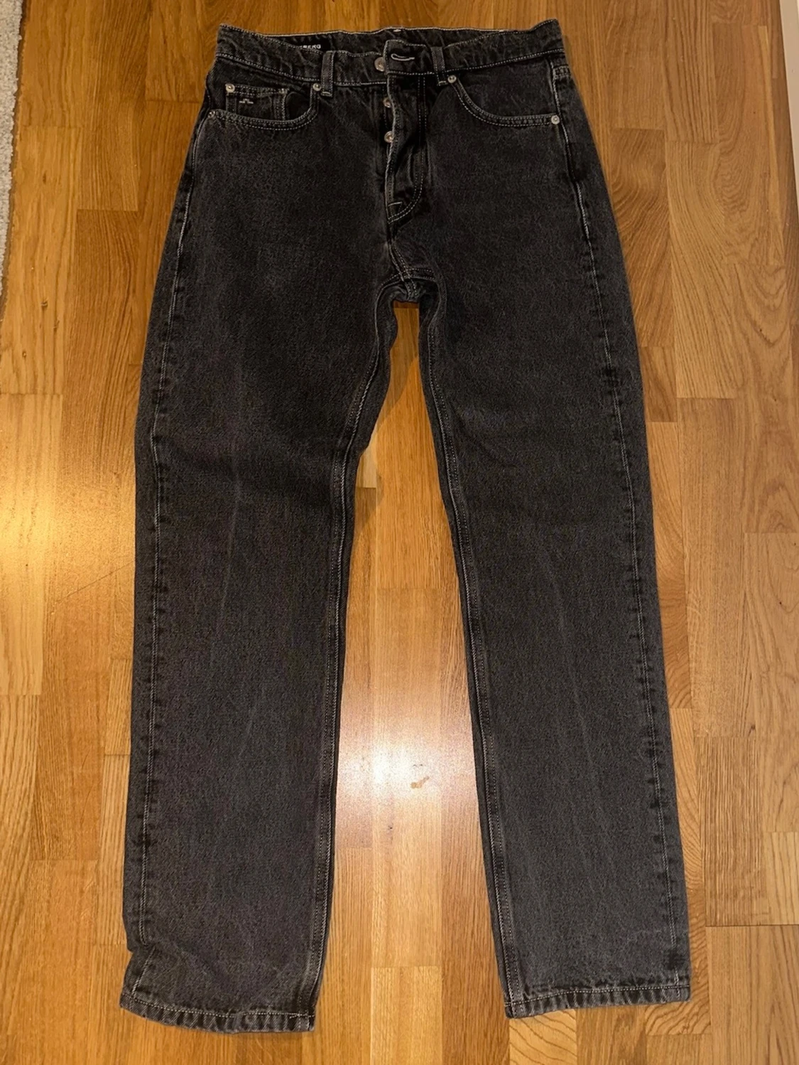 Svarta raka jeans från J.Lindeberg - 2
