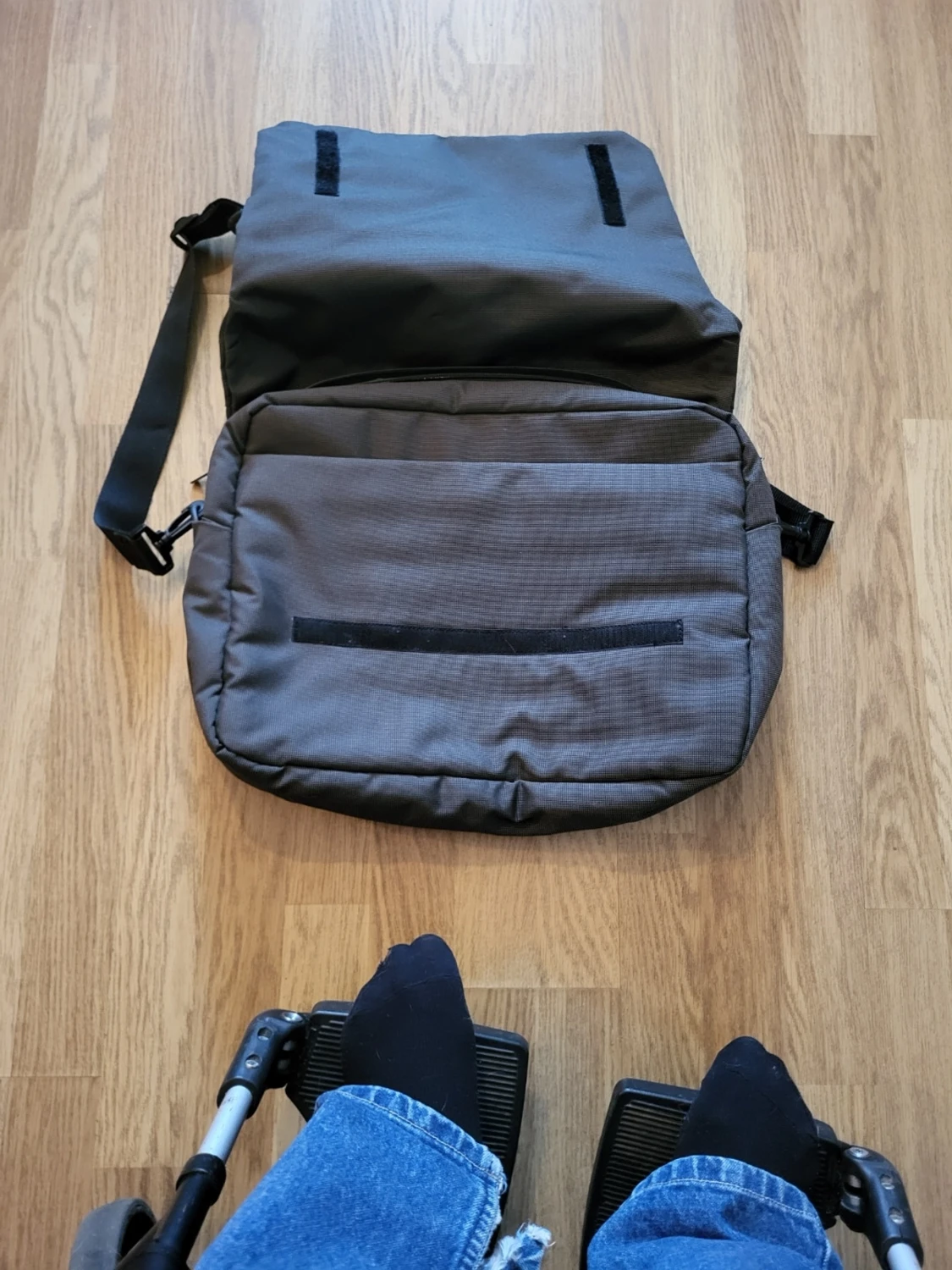 Shoulder sling laptop bag - 5