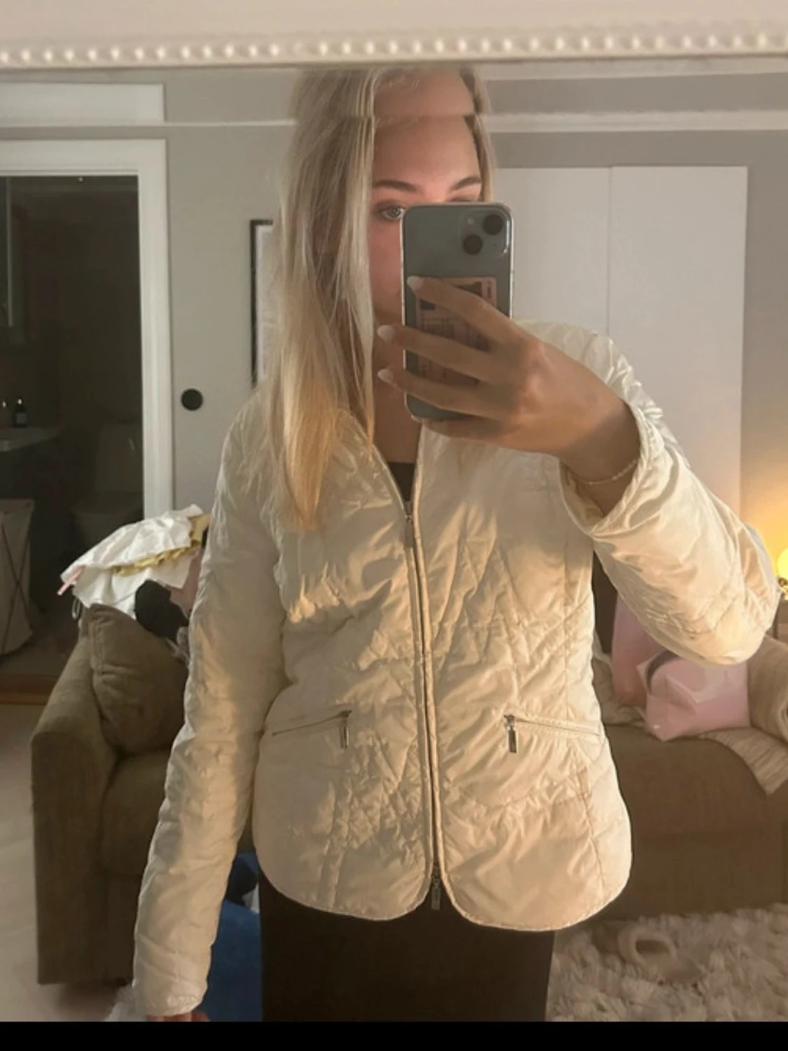 Vit pufferjacka från Moncler - 2