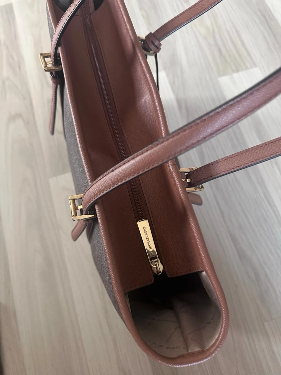 Brun Michael Kors handväska - 3