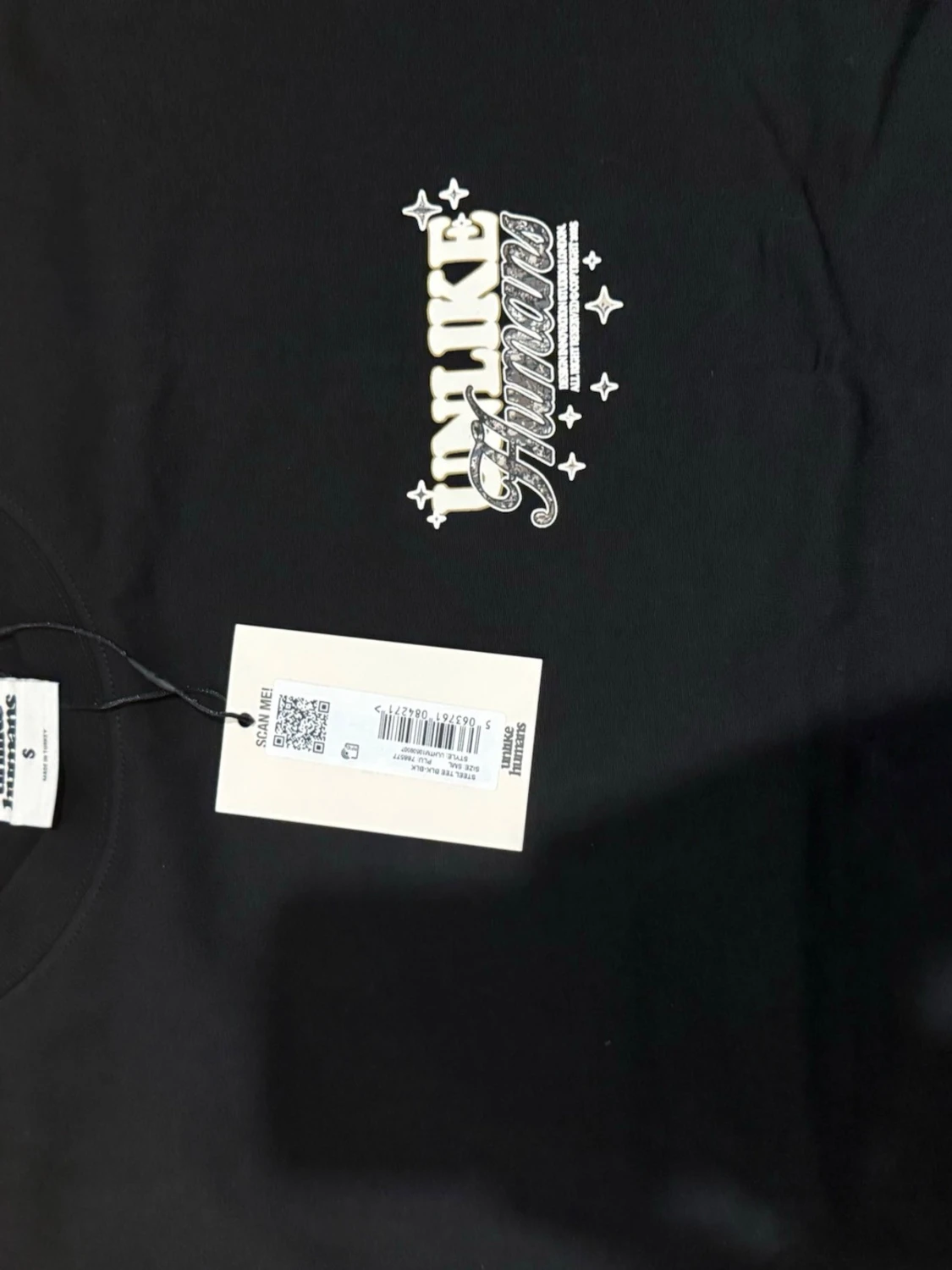 Svart t-shirt Unlike Humans - 1