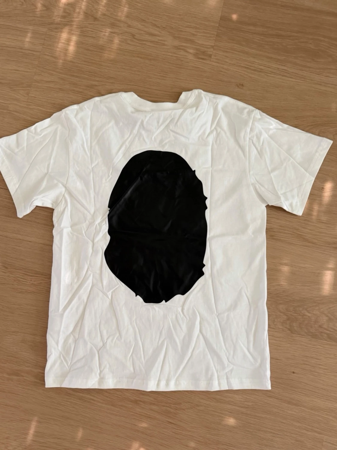 Vit BAPE t-shirt med stor logga - 2