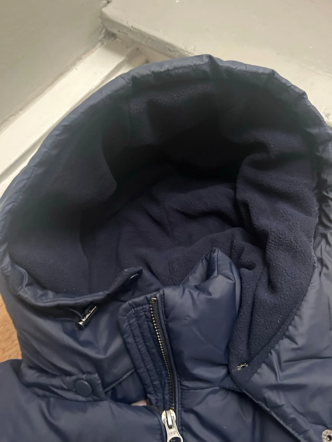 Mörkblå pufferjacka med huva - 3