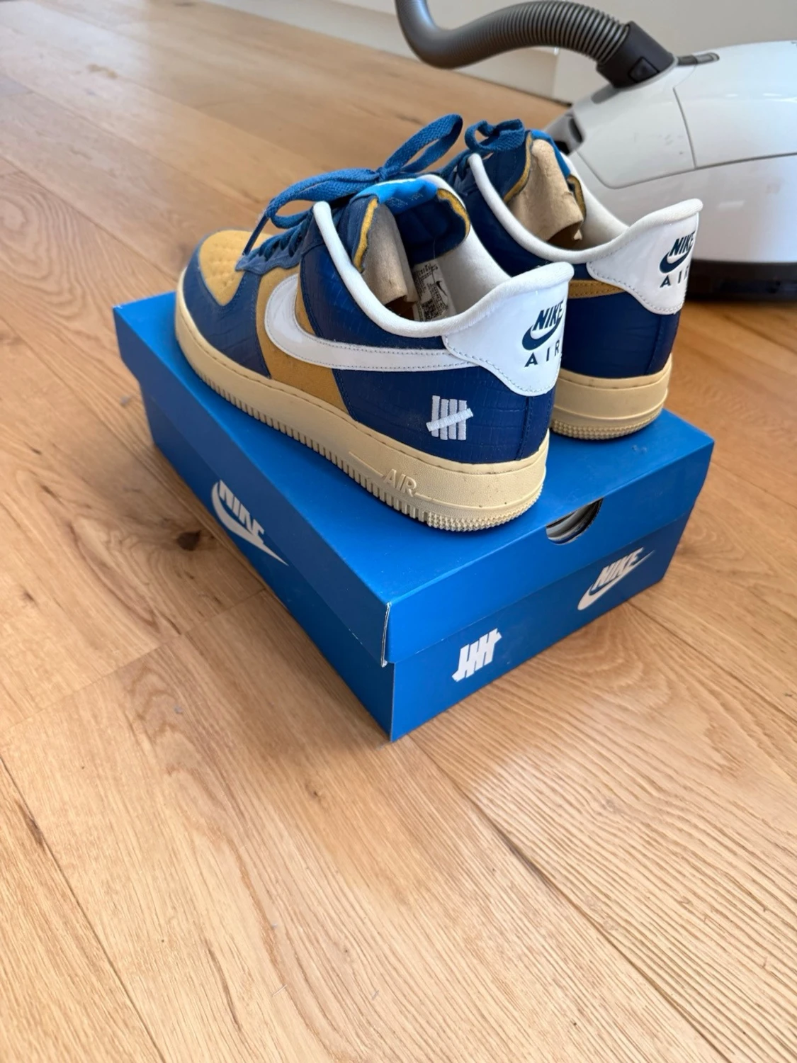 Nike Air Force 1 Low SP ”Undefeated 5 on it blue yellow” - 1
