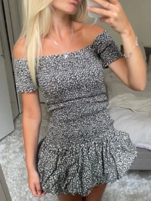 Klänning  - Storlek m från H&M! 