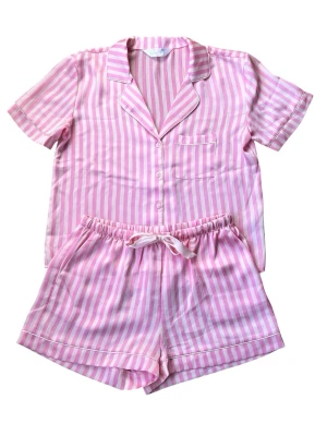 Satin Victoria secret style two piece pyjamas  - Aldrig använd, så fin