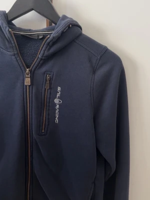 Sail racing kofta  - fin kofta som inte används, liten fläck men går bort i tvätten! 