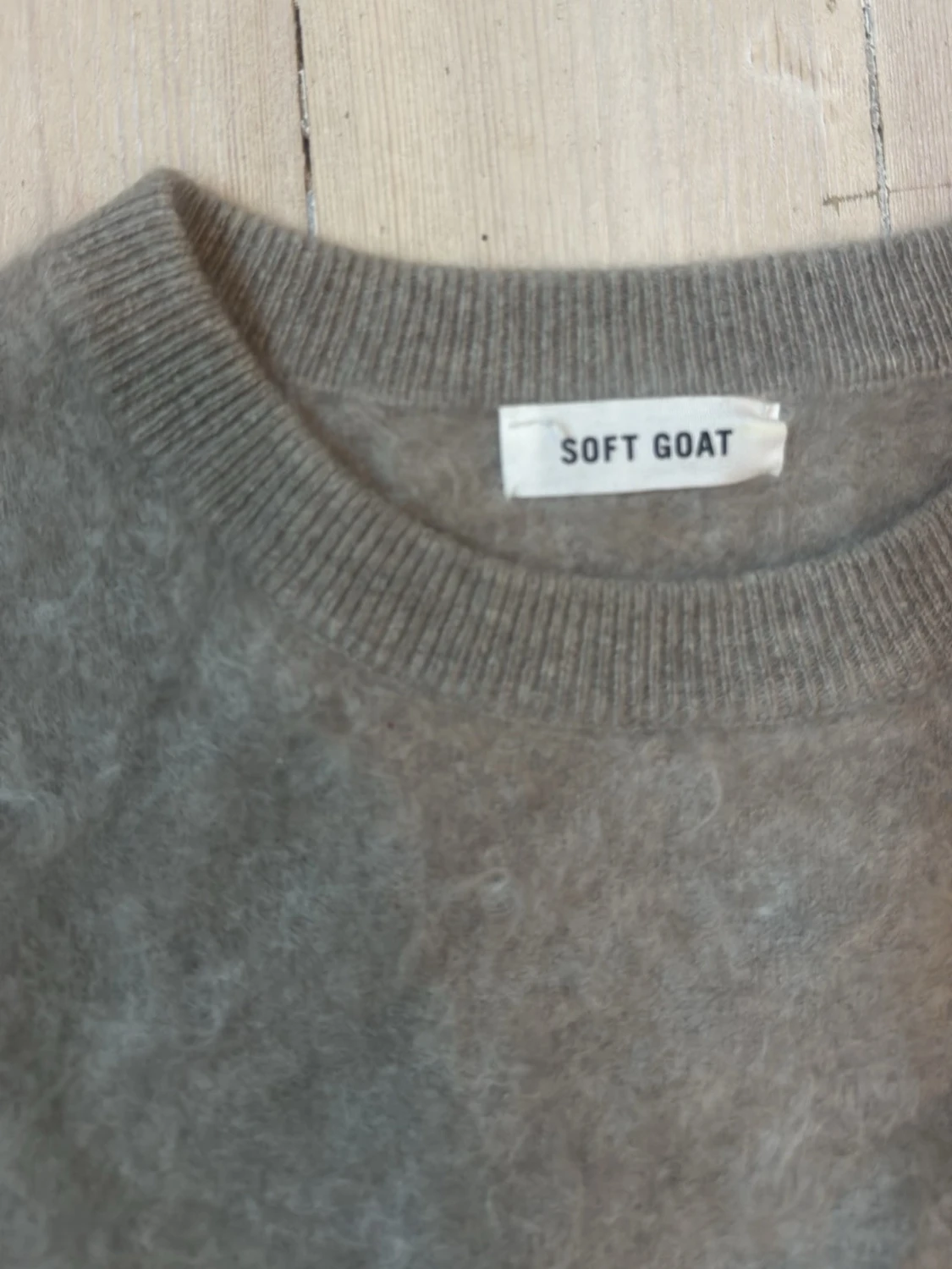 Beige stickad tröja Soft Goat - 1