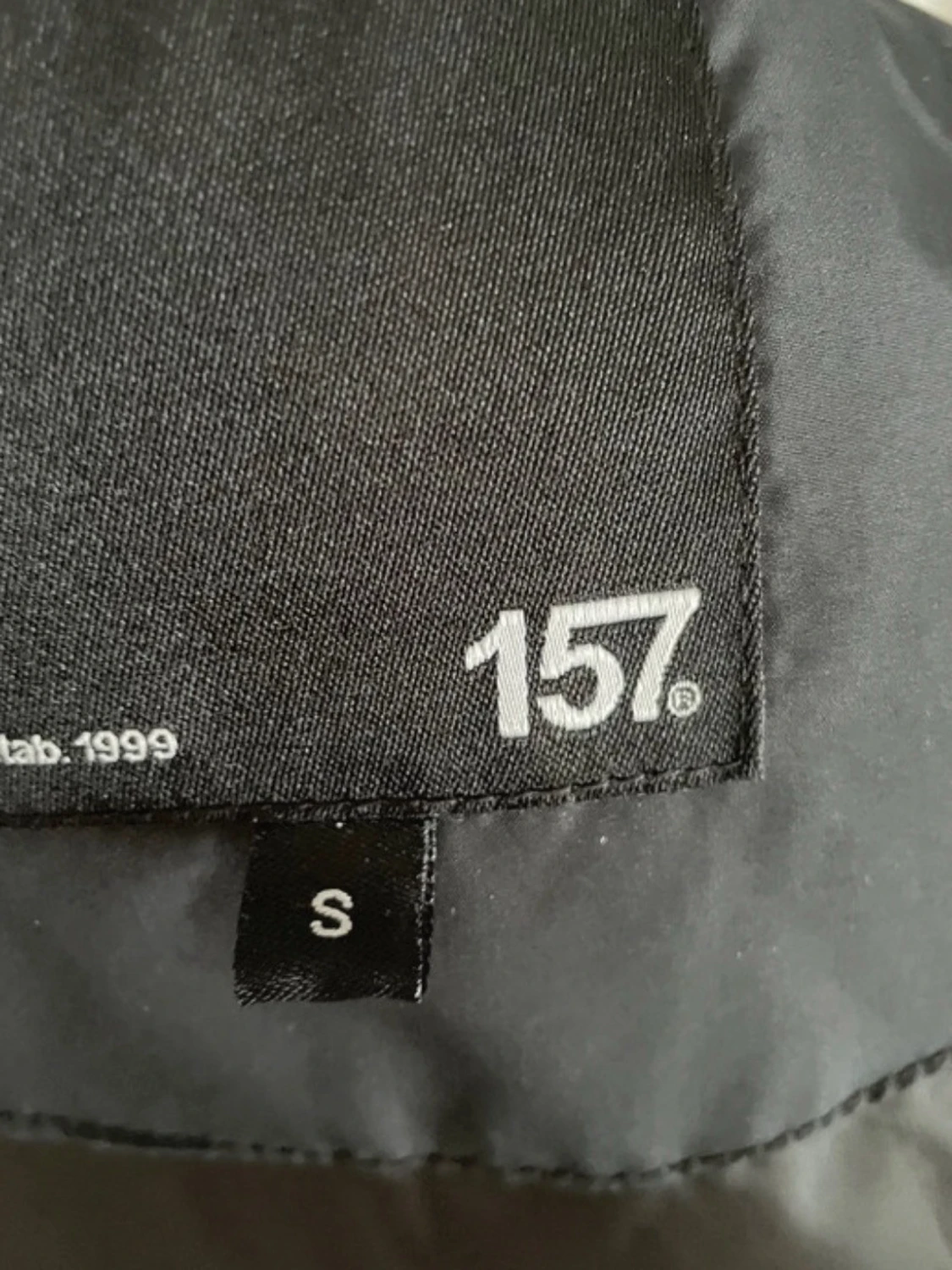 Svart dunväst från 157, storlek S - 1