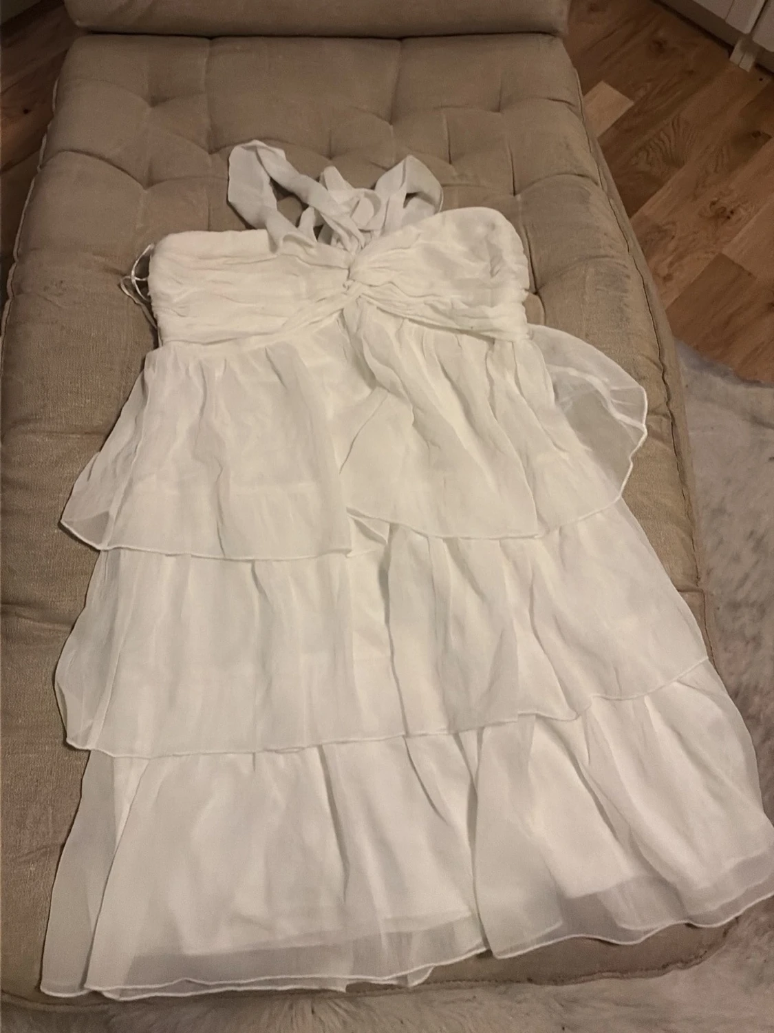 Dreamy frill short dress Nelly