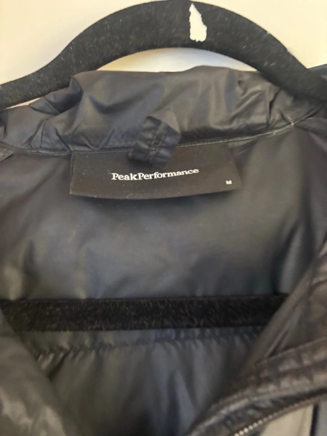 Svart dunjacka Peak Performance M - 1