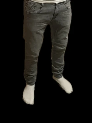 Replay jeans  - Säljer ett par helt nya replay jeans i modellen anbass | Storlek: W28 L30 | helt  oanvända, hör av er om ni har några funderingar
